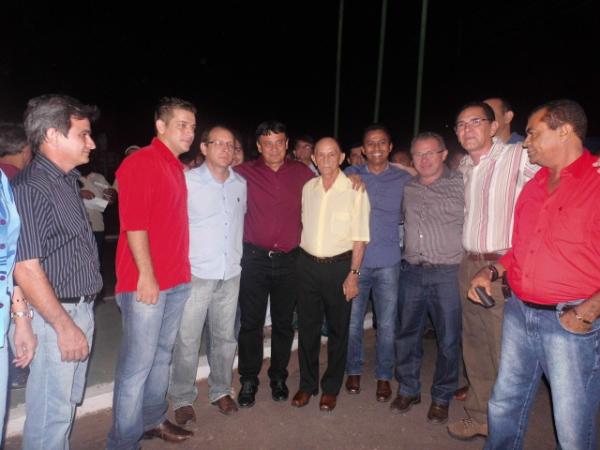 Senador Wellington Dias visitou Feira Agropecuária de Floriano