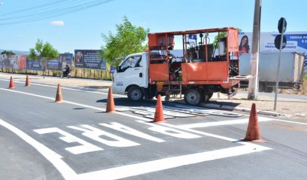 DNIT revitaliza sinaliza&ccedil;&atilde;o horizontal em BRs de Floriano.(Imagem:Secom)