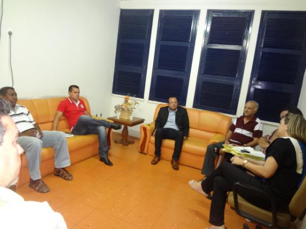 Conselho de Habitação discute problemas do Conjunto Filadelfo Freire de Castro
