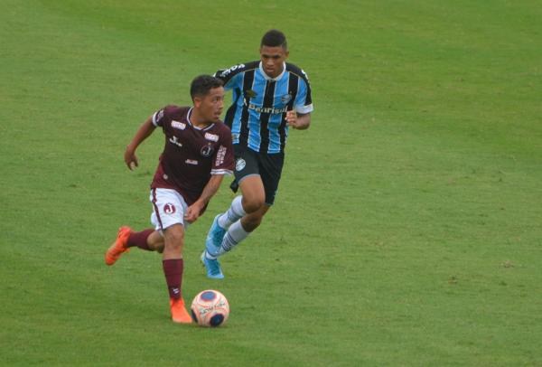 Rikelmi em a&ccedil;&atilde;o no empate entre Juventus e Gr&ecirc;mio(Imagem:Guilherme Borges/GloboEsporte.com)