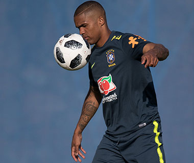 Sobrecarga pode ser causa de lesões em Danilo e Douglas Costa