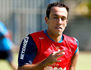 Cruzeiro confirma troca no ataque: sai Thiago Ribeiro, chega Bobô