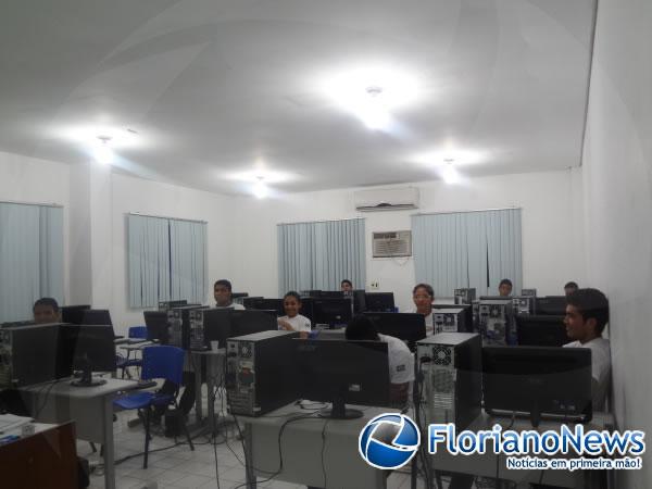 SENAI realiza Curso de Corte, Costura e Operador de Computador em Floriano.(Imagem:FlorianoNews)