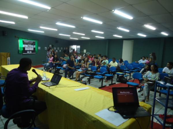 Evento em homenagem aos historiadores é promovido por acadêmicos da UESPI