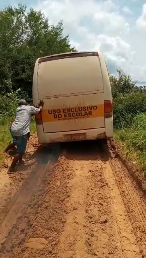 Moradores da zona rural de Nazar&eacute; do Piau&iacute; denunciam a falta de estradas vicinais na regi&atilde;o(Imagem:Reprodu&ccedil;&atilde;o)