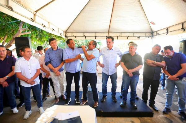 Joel Rodrigues cumpre maratona por diversas cidades em poucos dias e ouve a população(Imagem:Ascom)