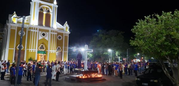 Prociss&atilde;o do Fogar&eacute;u emociona fi&eacute;is em Floriano com encena&ccedil;&atilde;o da pris&atilde;o de Jesus.(Imagem:Pascom)