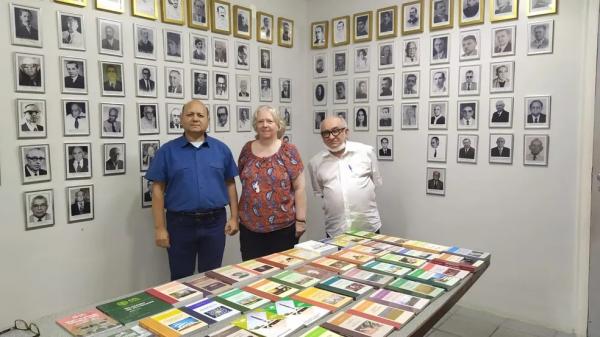  Academia Piauiense de Letras doa livros para a biblioteca do Congresso Americano.(Imagem:Divulga&ccedil;&atilde;o/APL )