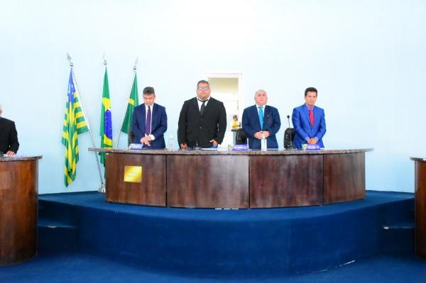 C&acirc;mara Municipal de Floriano homenageia presidente da AMLH com T&iacute;tulo de Cidad&atilde;o Florianense.(Imagem:CMF)