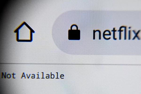Os assinantes russos perderam o acesso à plataforma de streaming Netflix, o caso mais recente de uma empresa ocidental a deixar a Rússia devido ao conflito na Ucrânia. O site da N(Imagem:Reprodução)