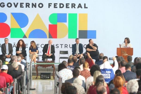  O presidente Lula durante cerim&ocirc;nia de san&ccedil;&atilde;o da lei que considera os agentes de combate &agrave;s endemias como profissionais de sa&uacute;de.(Imagem:Valter Campanato/Arquivo/Ag&ecirc;ncia Brasil)