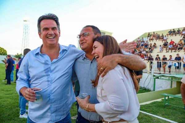 Ciro prestigia jogo de futebol no aniversário de Oeiras e destaca investimentos(Imagem:Ascom)