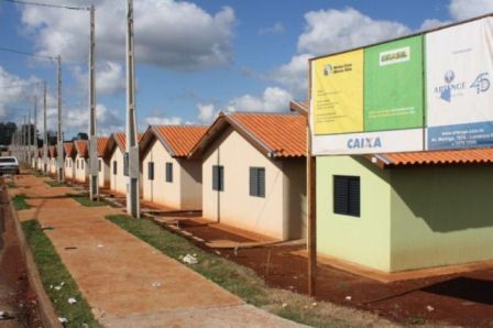 ADH e Caixa assinam contrato para construção de casas em Barras
