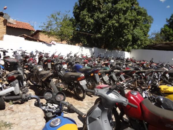 Pátio da 3ª CIRETRAN continua lotado de veículos irregulares