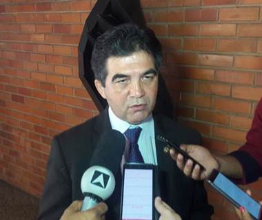 Líder do Governo diz que só corta secretarias não resolve dificuldades financeiras