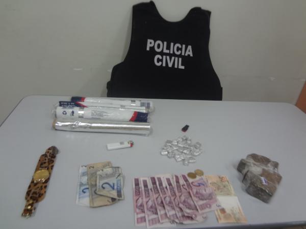 Polícia Civil cumpre mandados de prisão e apreende arma, drogas e dinheiro em Floriano.(Imagem:FlorianoNews)