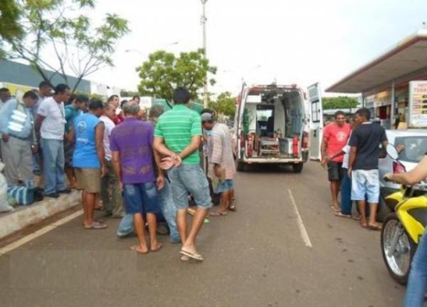 Idosa é atropelada por motocicleta na Avenida Senador Helvídio Nunes