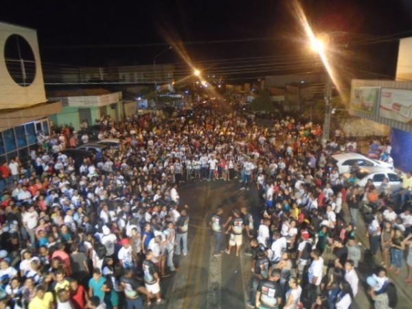 Fiéis percorrem avenidas de Floriano durante a 11ª Marcha Para Jesus