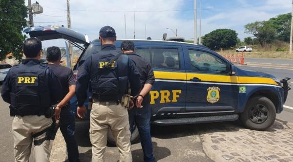Homens presos após fingir serem policiais são indiciados por associação criminosa e roubo