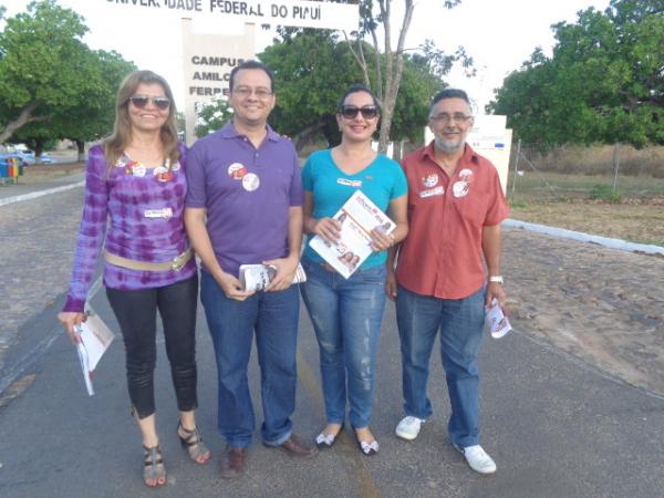 Candidato ao Governo, Daniel Solon, visitou Floriano