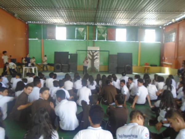 Show de Talentos marca o Dia do Estudante na Escola Pequeno Príncipe