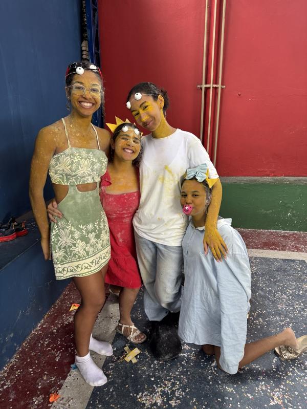 Matinê Neon leva cor, brilho e muita alegria à Escola Pequeno Príncipe em Floriano(Imagem:Divulgação)