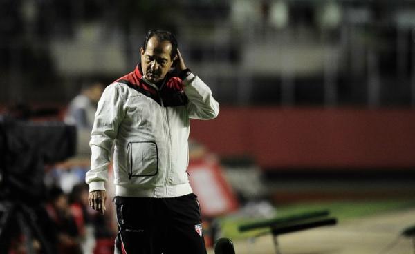 Muricy sai aborrecido com resultado e expuls&atilde;o de Michel Bastos.(Imagem:Marcos Ribolli)