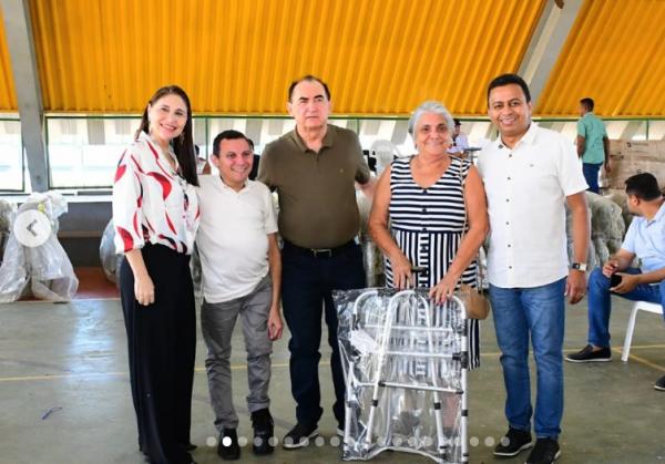 Prefeito Ant&ocirc;nio Reis participa da entrega de 192 dispositivos do programa 