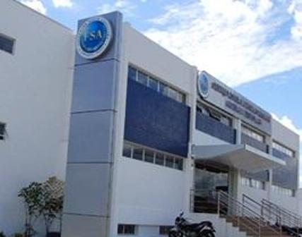 Assaltantes amarram vigia de faculdade e arrombam caixa eletrônico