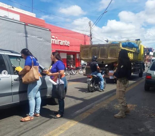 Prefeitura de Floriano participa de blitz educativa da campanha Maio Laranja em parceria com a SSP-PI(Imagem:Secom)