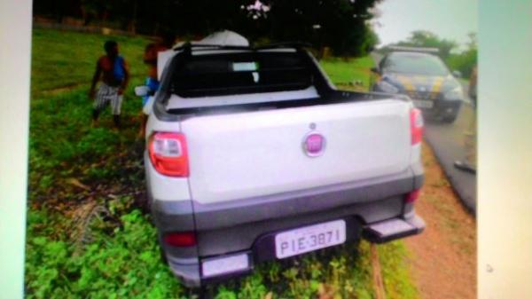 PRF identifica ve&iacute;culo roubado com placas clonadas.(Imagem:PRF)