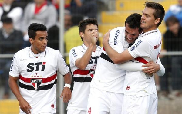 Tricolor bobeia, perde muitos gols, leva castigo e empata com Católica