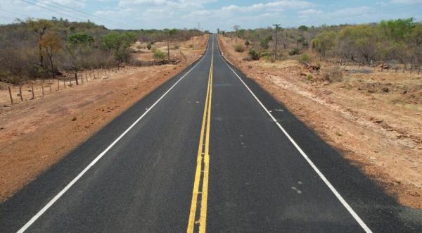 PI-225 em Santa Cruz dos Milagres(Imagem:DER-PI)