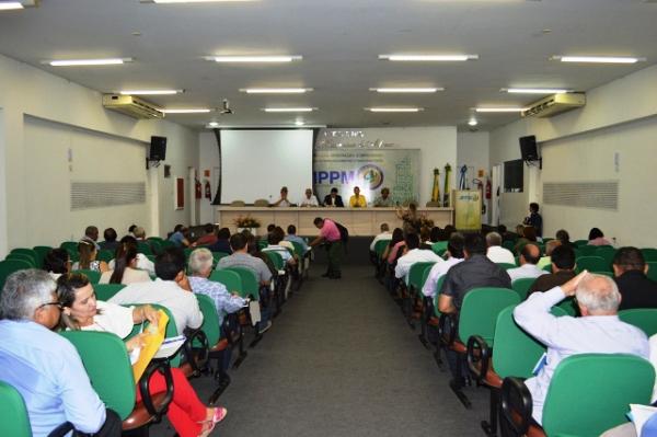 Prefeito Gilberto Júnior participa de Assembleia na APPM.(Imagem:SECOM)
