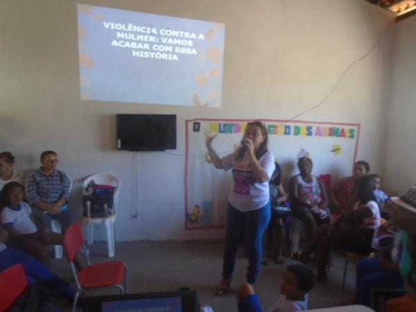 Papa Pombo recebe ônibus do Pacto pelo Enfrentamento à Violência contra Mulheres