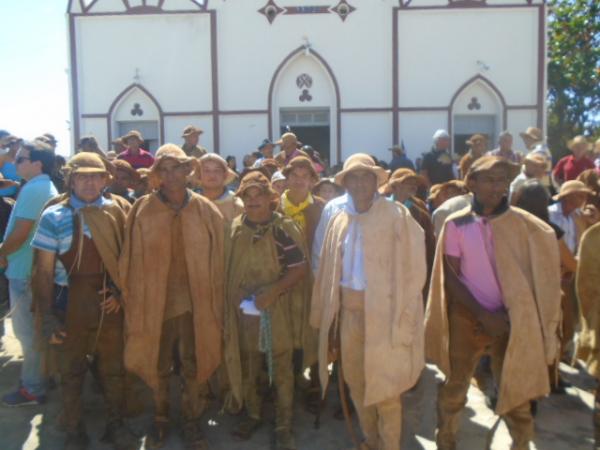 Festa do Vaqueiro &eacute; comemorada com missa e cavalgada em Nazar&eacute; do Piau&iacute;.(Imagem:FlorianoNews)