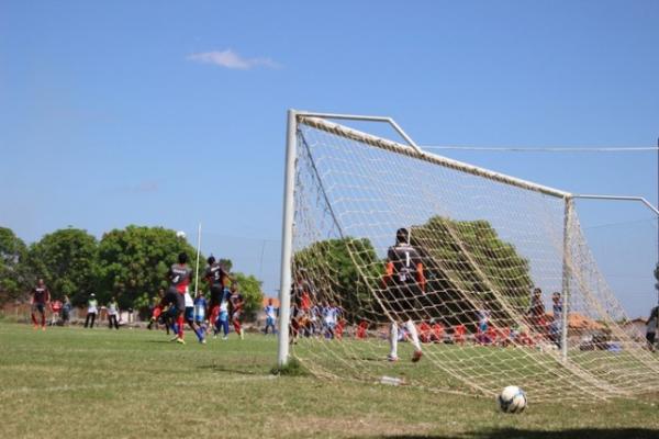 Defesa salva, e River-PI vence Enxuga Rato com virada tricolor em amistoso
