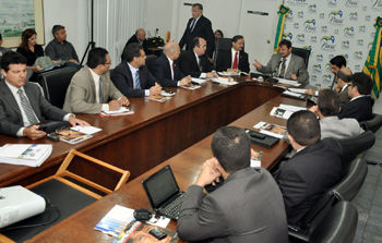 Governador quer acelerar programas e obras no segundo semestre