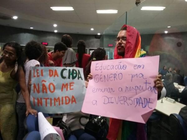 Grupos contr&aacute;rios e favor&aacute;veis ao projeto entraram em conflito.(Imagem:Catarina Costa/G1)