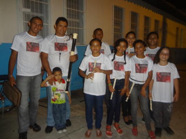 Grupo de flauta doce realiza apresenta&ccedil;&otilde;es musicais de Natal em Floriano.(Imagem:FlorianoNews)