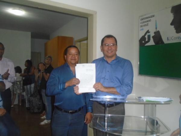 Assinado termo de conv&ecirc;nio para constru&ccedil;&atilde;o da sede do COREN-PI em Floriano.(Imagem:FlorianoNews)