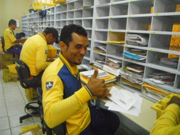 Funcion&aacute;rios dos Correios voltam ao trabalho ap&oacute;s 8 dias de greve.(Imagem:FlorianoNews)