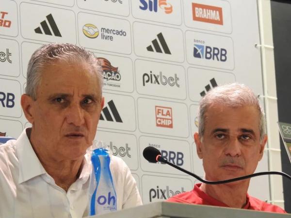 Tite e F&aacute;bio Mahseredjian na coletiva do Flamengo.(Imagem:Andr&eacute; Dur&atilde;o / ge)