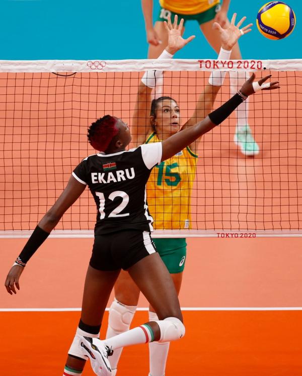 Carol liga alerta do Brasil contra as russas no v&ocirc;lei: 