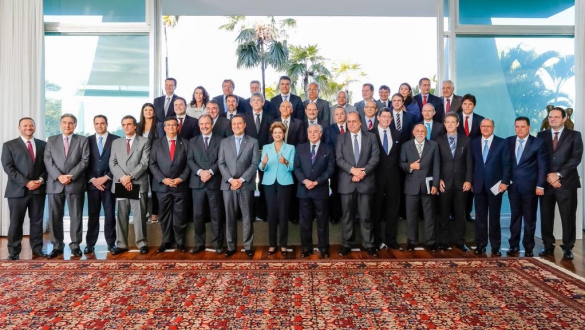 Dilma trata de estabilidade e política com governadores