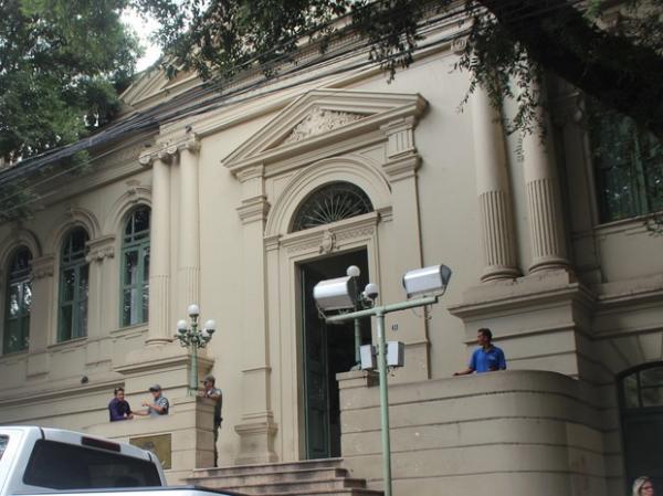 FHT encerra hoje (27) inscrições para concurso; salários de até R$ 8 mil
