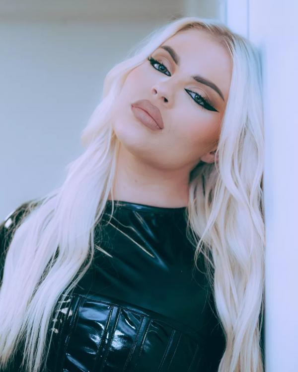 Anunciada oficialmente nesta quarta-feira, 18 de maio, a ida de Luísa Sonza para a gravadora multinacional Sony Music mexe com o mercado fonográfico brasileiro. Cantora e composit(Imagem:Reprodução)