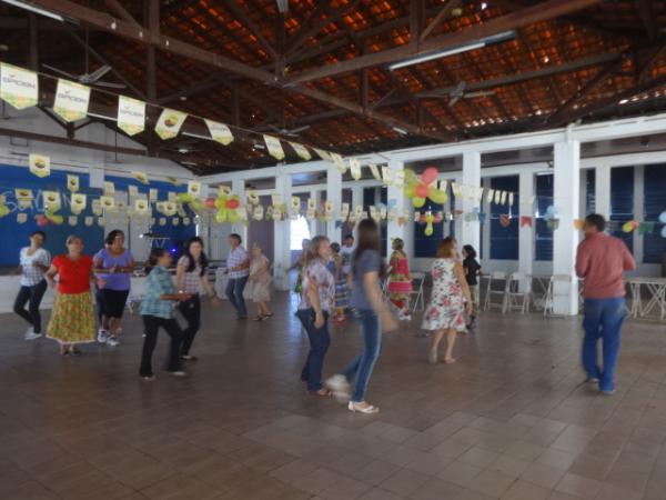 Unidade de Pronto Atendimento realiza festa de S&atilde;o Jo&atilde;o para os jovens da 3&ordf; idade.(Imagem:FlorianoNews)