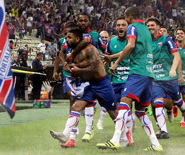 Fortaleza empata no fim e Vasco segue sem vencer no Brasileirão