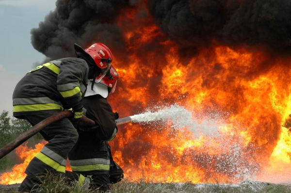Incêndio próximo ao aeroporto de Parnaíba destrói 5 km de vegetação